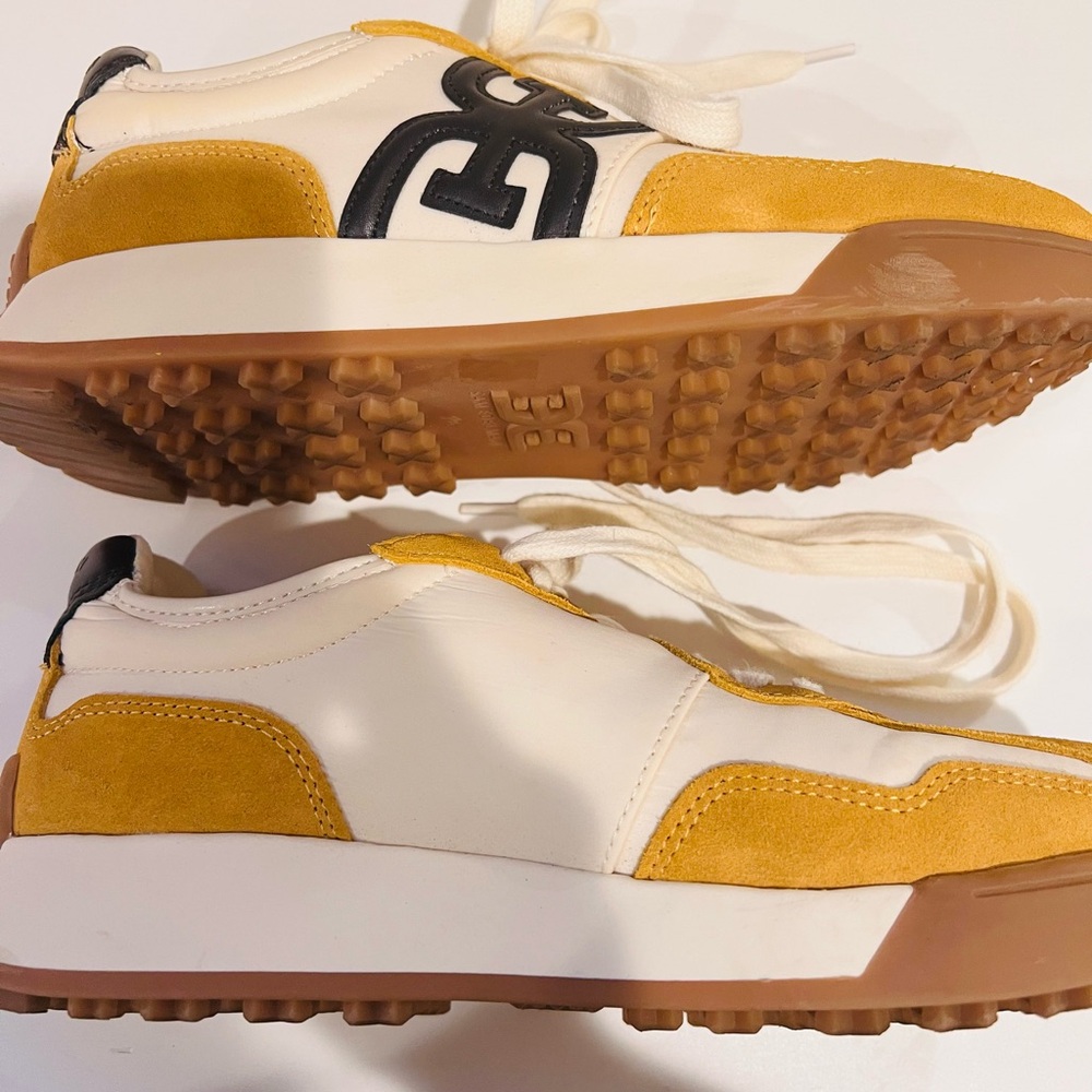 Sam Edelman Women’s Sneakers Mustard Ivory and Black
Size 7.5
Langley-3 - Picture 7 of 9